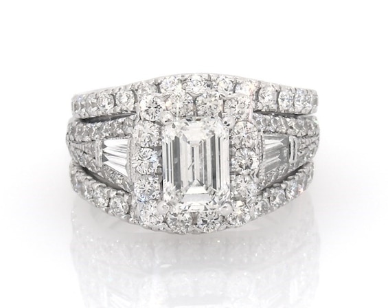 Previously Owned Neil Lane Emerald-Cut Diamond Halo Bridal Set 2-1/2 ct tw 14K White Gold 4.75