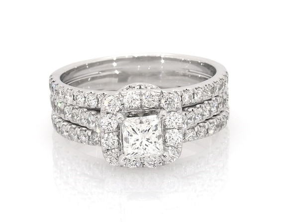 Previously Owned Neil Lane Princess-Cut Diamond Halo Bridal Set 2-3/4 ct tw 14K White Gold Size 9.5