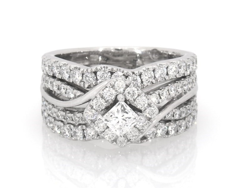 Main Image 1 of Previously Owned THE LEO Diamond Tilted Princess-Cut Halo Bridal Set 1-1/2 ct tw 14K White Gold Size 5.75