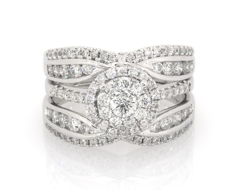 Main Image 1 of Previously Owned Round-Cut Diamond Double Halo Bridal Set 1-5/8 ct tw 14K White Gold Size 8
