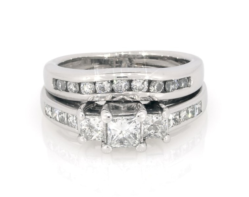 Main Image 1 of Previously Owned Princess-Cut Diamond Three-Stone Bridal Set 1-1/5 ct tw 14K White Gold Size 4.75