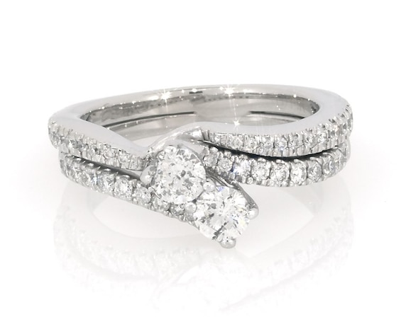 Previously Owned Ever Us Round-Cut Diamond Two-Stone Bridal Set 7/8 ct tw 14K White Gold Size 6.5