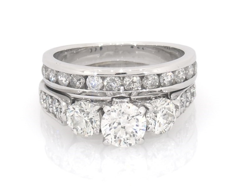 Main Image 1 of Previously Owned Round-Cut Diamond Three-Stone Bridal Set 1-7/8 ct tw 14K White Gold Size 5