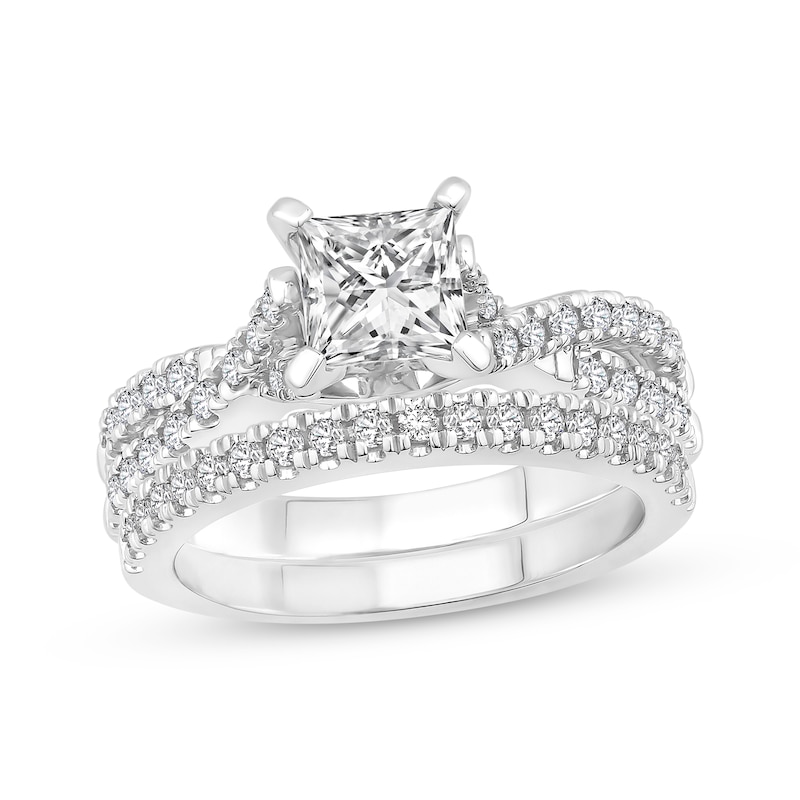 Main Image 1 of Previously Owned Diamond Bridal Set 7/8 ct tw 14K White Gold