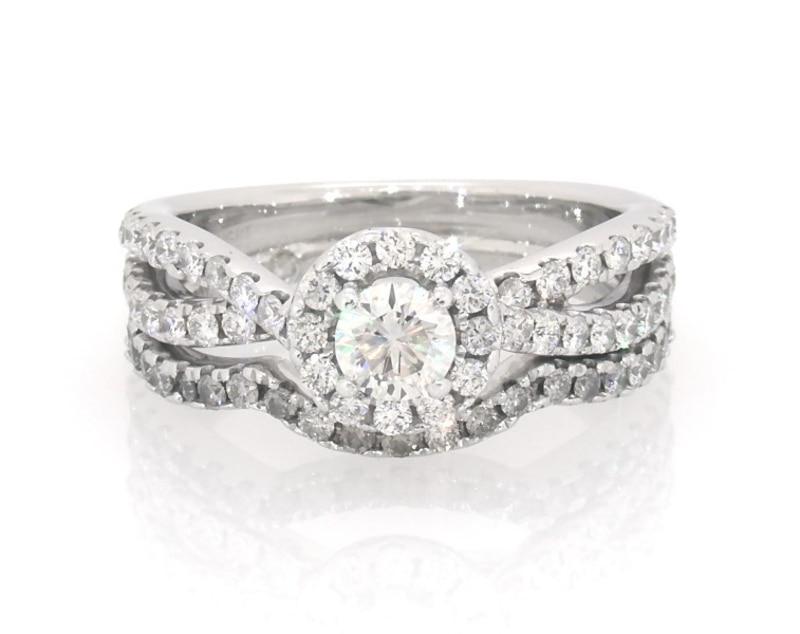 Main Image 1 of Previously Owned THE LEO Diamond Round-Cut Bridal Set 1 ct tw 14K White Gold Size 6.25