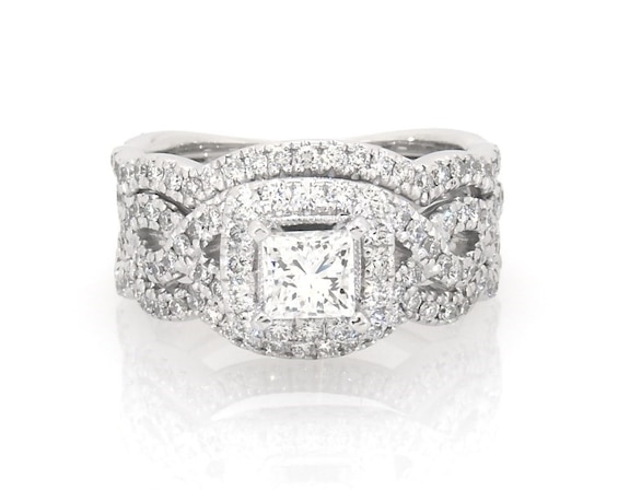 Previously Owned Neil Lane Princess-Cut Diamond Halo Bridal Set 1-1/3 ct tw 14K White Gold Size 5.5