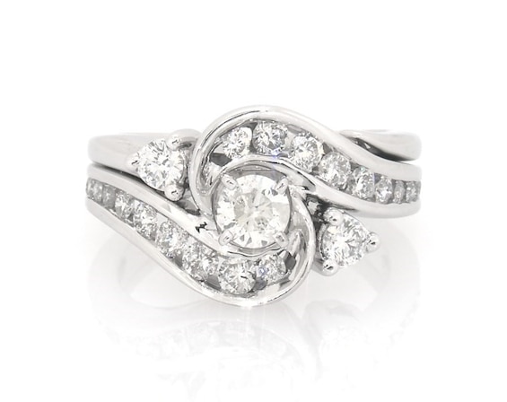 Previously Owned Round-Cut Diamond Bypass Bridal Set 1 ct tw 14K White Gold Size 5.25