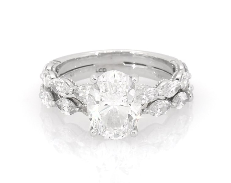 Main Image 1 of Previously Owned Neil Lane Artistry Oval-cut Lab-Grown Diamond Bridal Set 3-1/4ct tw 14K White Gold size 6