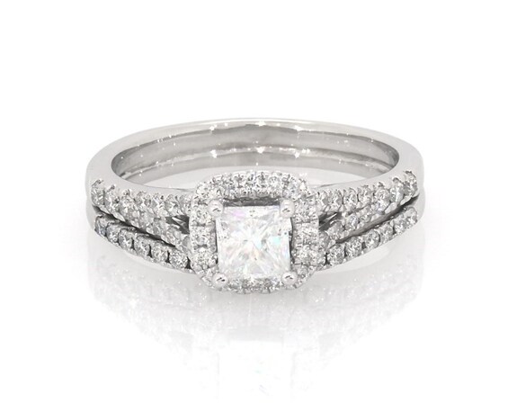 Previously Owned THE LEO First Light Diamond Princess-Cut Bridal Set 7/8 ct tw 14K White Gold Size 6.75