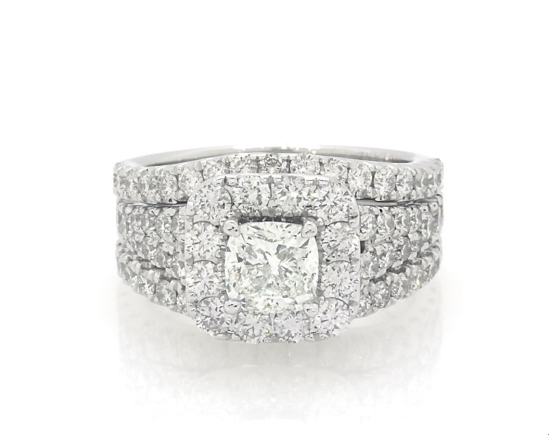 Main Image 1 of Previously Owned Neil Lane Cushion-Cut Diamond Halo Bridal Set 2-7/8 ct tw 14K White Gold Size 7