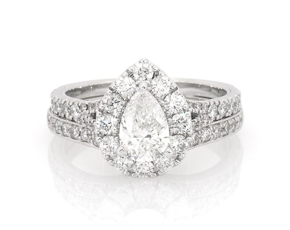 Previously Owned Neil Lane Pear-Shaped Diamond Halo Bridal Set 2-1/4 ct tw 14K White Gold Size 8.75