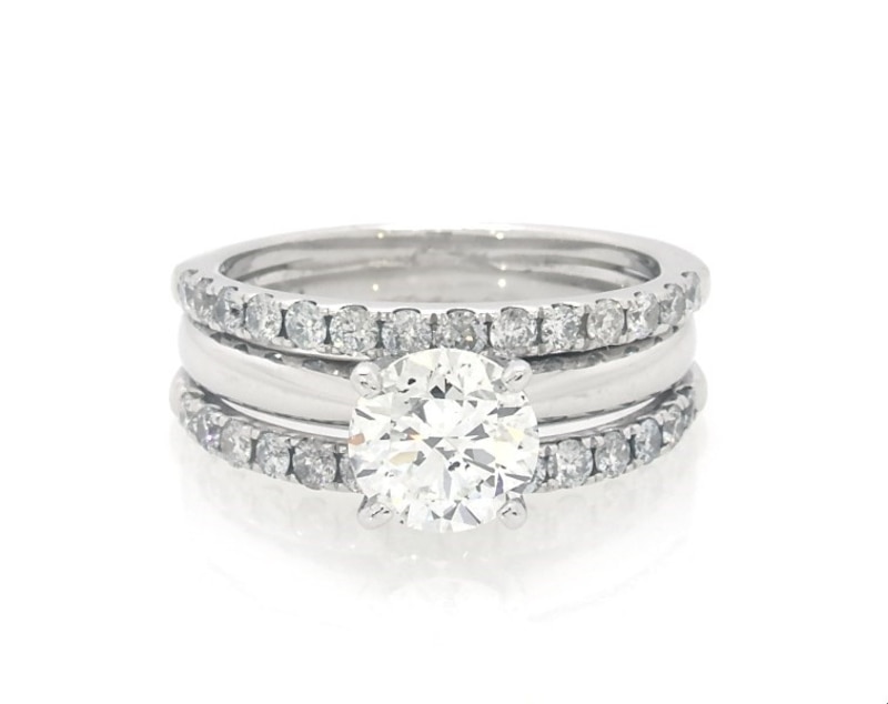 Main Image 1 of Previously Owned Round-Cut Diamond Bridal Set 1-3/8 ct tw 14K White Gold Size 3.75