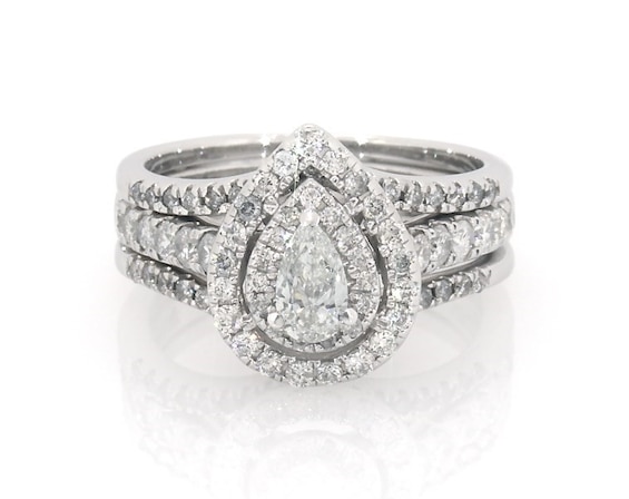 Previously Owned Pear-Shaped Diamond Halo Bridal Set 1-1/8 ct tw 10K White Gold Size 7.25
