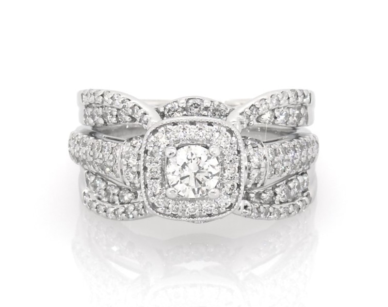Main Image 1 of Previously Owned Round-Cut Diamond Bridal Set 1-1/8 ct tw 14K White Gold Size 6.5