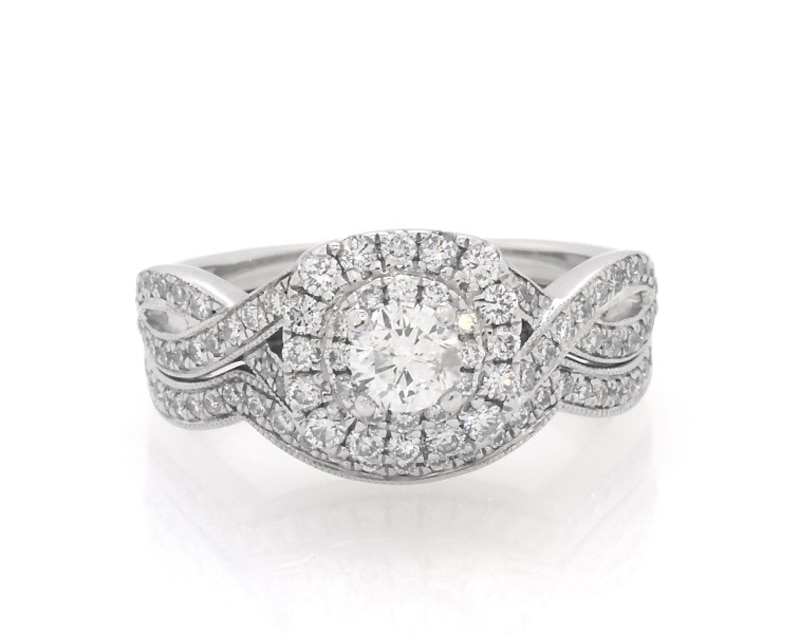 Main Image 1 of Previously Owned Neil Lane Round-Cut Diamond Double Halo Bridal Set 7/8 ct tw 14K White Gold Size 6.25