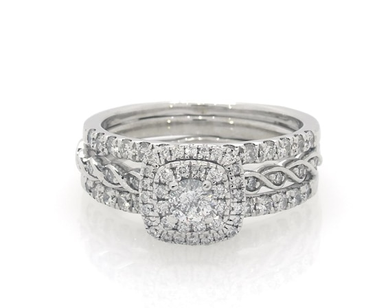 Previously Owned Round-Cut Diamond Double Halo Bridal Set 3/4 ct tw 10K & 14K White Gold Size 6