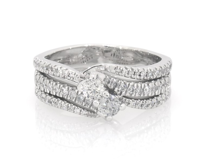 Main Image 1 of Previously Owned Round-Cut Diamond Two-Stone Bridal Set 3/4 ct tw 14K White Gold Size 7.5