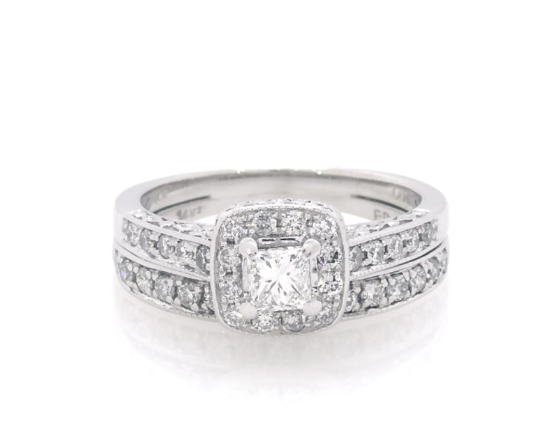 Main Image 1 of Previously Owned Princess-Cut Diamond Halo Bridal Set 5/8 ct tw 14K White Gold Size 5