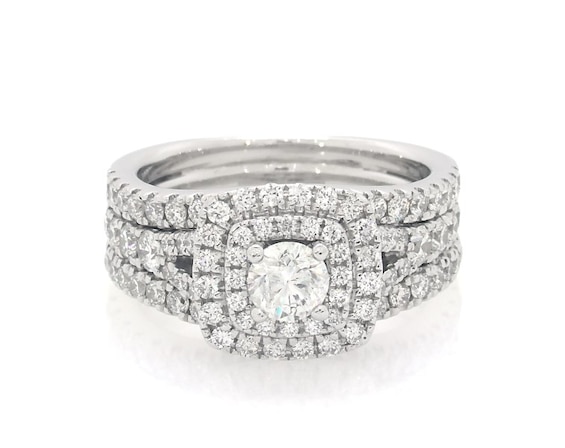 Previously Owned THE LEO First Light Diamond Round-Cut Bridal Set 1-3/8 ct tw 14K White Gold 6.25