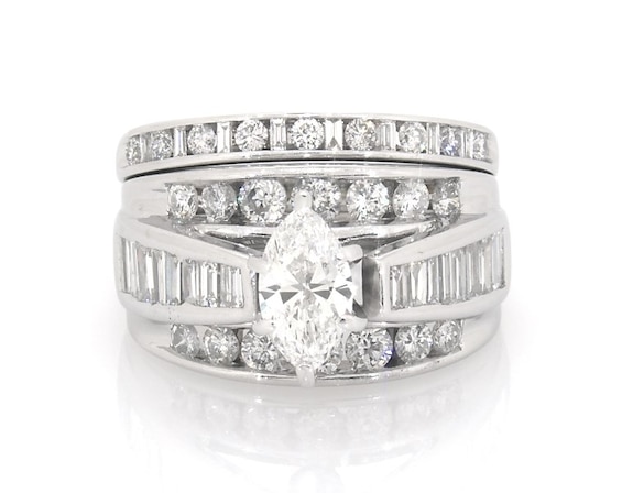 Previously Owned Marquise-Cut Diamond Bridal Set 2-1/5 ct tw 14K White Gold Size 5.75