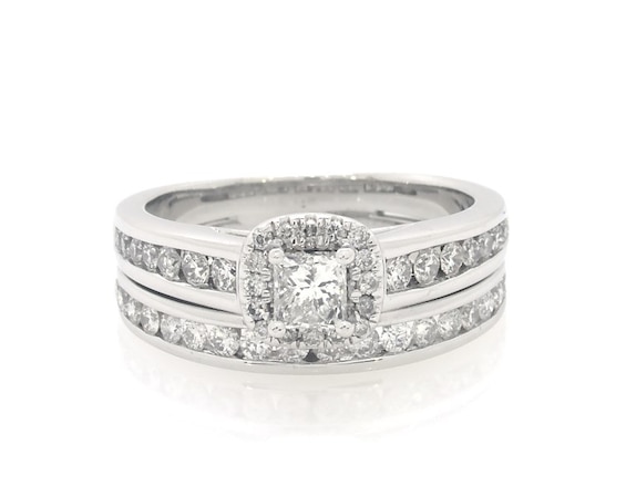 Previously Owned Princess-Cut Diamond Halo Bridal Set 7/8 ct tw 14K White Gold Size 5.5