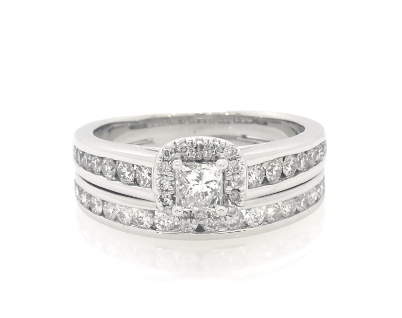 Main Image 1 of Previously Owned Princess-Cut Diamond Halo Bridal Set 7/8 ct tw 14K White Gold Size 5.5