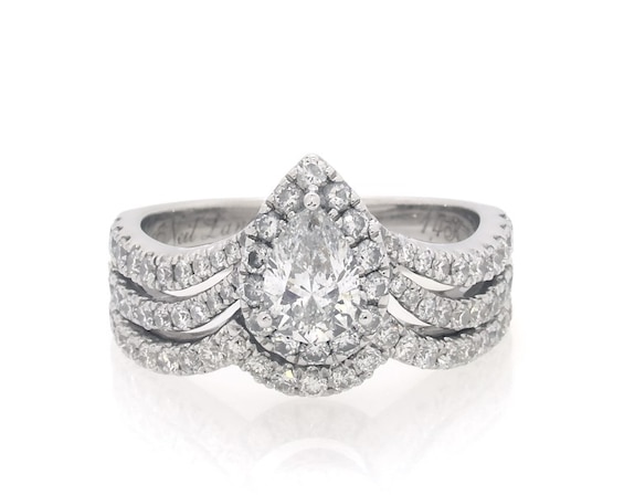 Previously Owned Neil Lane Studio Pear-Shaped Diamond Halo Bridal Set 1-1/3 ct tw 14K White Gold Size 5