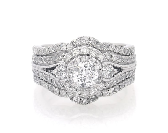 Previously Owned Round-Cut Diamond Halo Bridal Set 1-1/3 ct tw 14K White Gold Size 6
