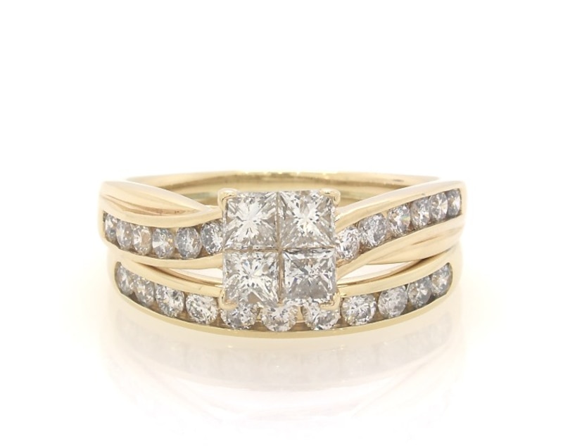Main Image 1 of Previously Owned Princess-Cut Diamond Curved Shank Bridal Set 1-7/8 ct tw 14K Yellow Gold Size 9.75
