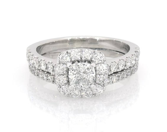Previously Owned Neil Lane Cushion-Cut Diamond Bridal Set 1-5/8 ct tw 14K White Gold Size 7.5