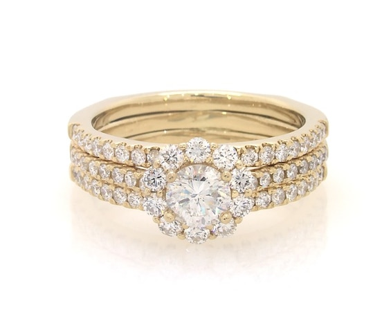 Previously Owned Round-Cut Diamond Halo Bridal Set 1-3/8 ct tw 14K Yellow Gold Size 8