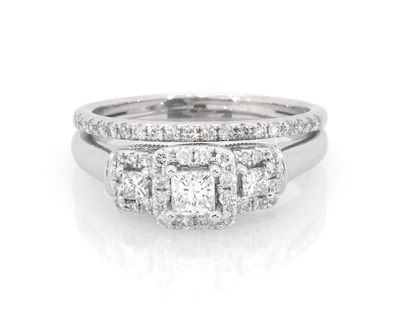 Previously Owned Princess-Cut Diamond Three-Stone Halo Bridal Set 7/8 ct tw 14K White Gold Size 9
