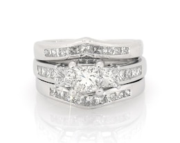 Previously Owned Princess-Cut Diamond Three-Stone Bridal Set 2-1/5 ct tw 14K White Gold Size 7.25