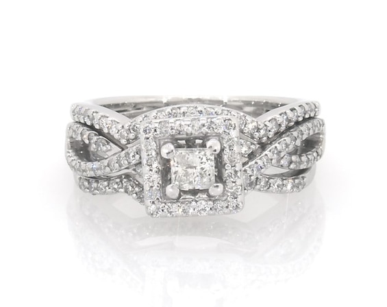 Previously Owned Princess-Cut Diamond Halo Twist Shank Bridal Set 5/8 ct tw 14K White Gold Size 5.5