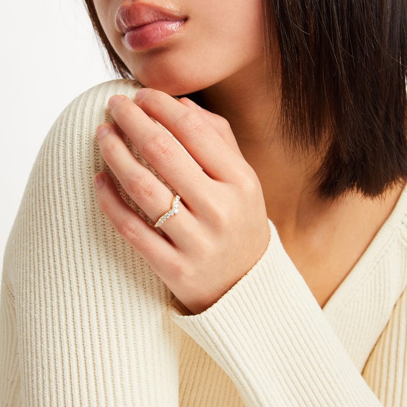 Main Image 4 of Previously Owned Diamond Chevron Anniversary Band 1/2 ct tw 14K Yellow Gold