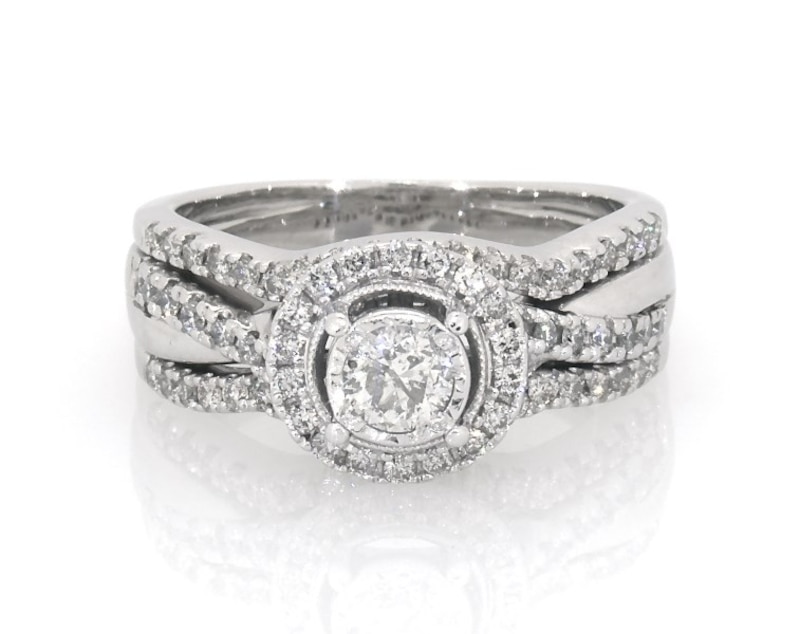 Main Image 1 of Previously Owned Round-Cut Diamond Halo Bridal Set 1 ct tw 14K White Gold Size 7.5