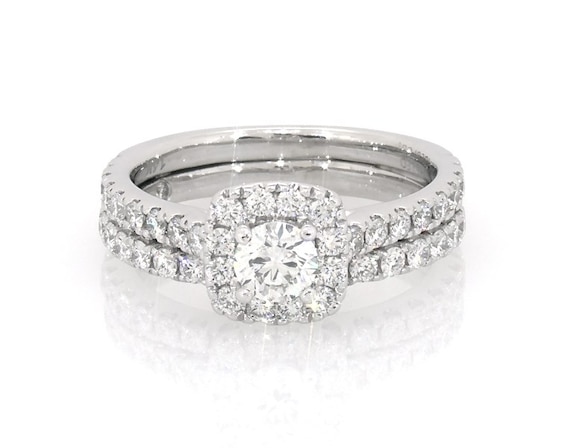 Previously Owned Round-Cut Diamond Cushion Halo Bridal Set 1 ct tw 14K White Gold Size 5.75