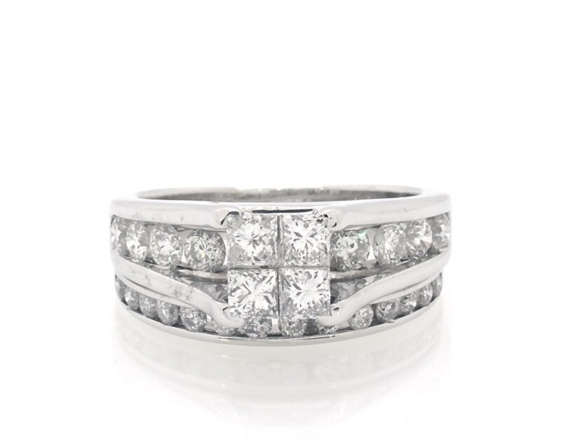 Main Image 1 of Previously Owned Princess-Cut Diamond Bridal Set 1 3/8 ct tw 14K White Gold Size 4.75