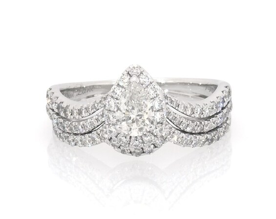 Previously Owned Neil Lane Pear-Shaped Diamond Halo Bridal Set 1 ct tw 14K White Gold Size 7.75