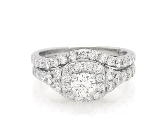 Previously Owned THE LEO Diamond Round-Cut Bridal Set 1-3/8 ct tw 14K White Gold Size 6.5