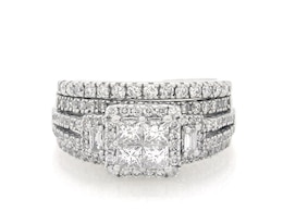 Previously Owned Princess-Cut Diamond Three-Stone Bridal Set 1-5/8 ct tw 14K White Gold Size 7