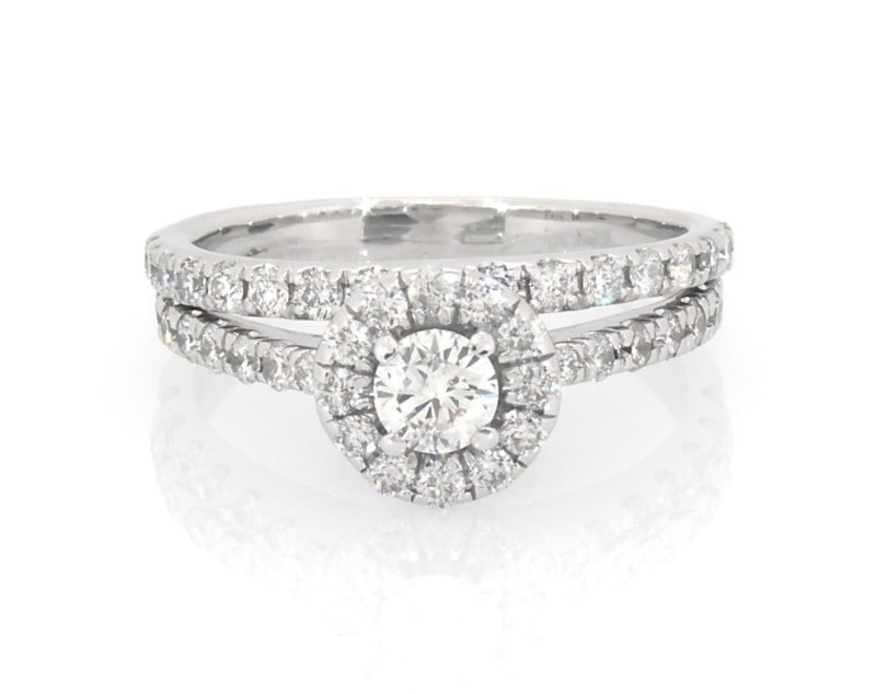 Main Image 1 of Previously Owned Round-Cut Diamond Halo Bridal Set 7/8 ct tw 10K White Gold Size 5.25