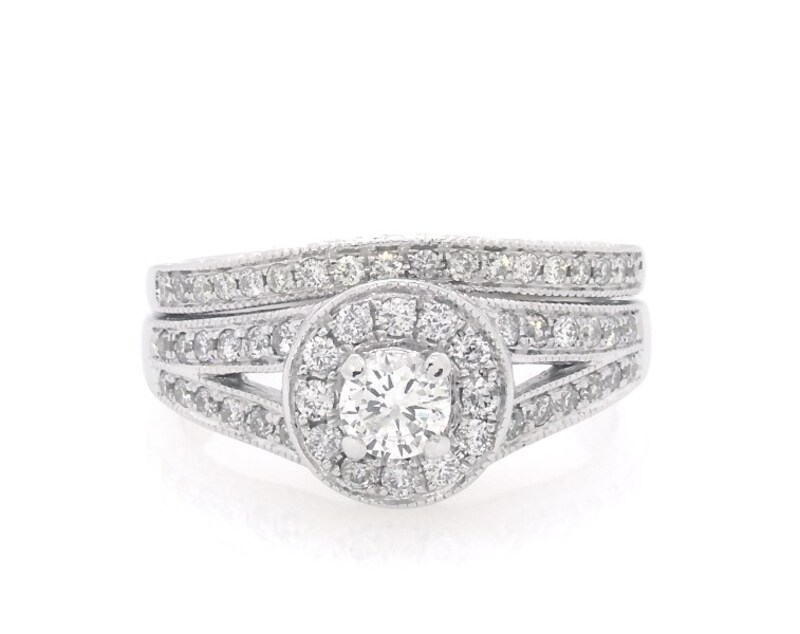 Main Image 1 of Previously Owned Round-Cut Diamond Halo Bridal Set 3/4 ct tw 14K White Gold Size 6