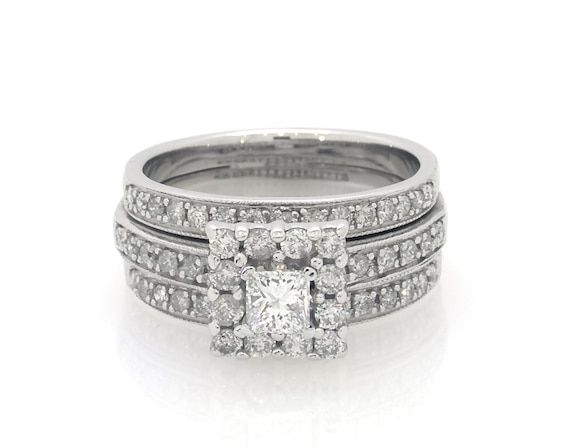 Previously Owned Princess-Cut Diamond Halo Bridal Set 7/8 ct tw 14K White Gold Size