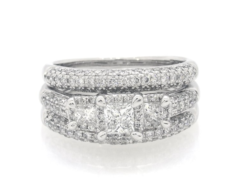 Main Image 1 of Previously Owned Princess-Cut Diamond Three-Stone Bridal Set 1-3/4 ct tw 14K White Gold Size 8.25