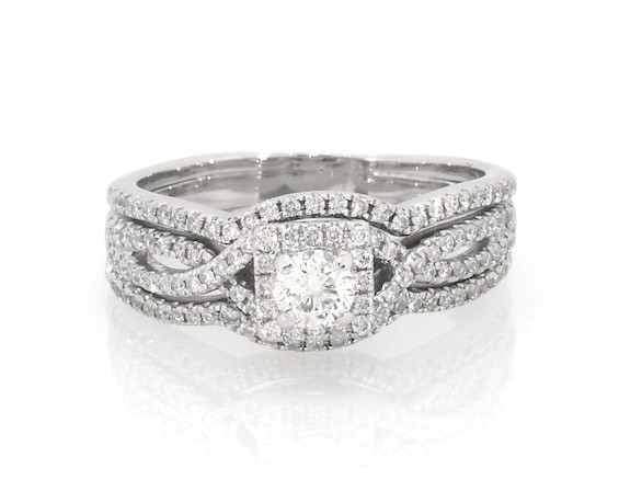 Previously Owned Round-Cut Diamond Halo Bridal Set 5/8 ct tw 14K White Gold Size 7.5
