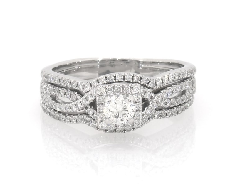 Main Image 1 of Previously Owned Round-Cut Diamond Halo Bridal Set 5/8 ct tw 14K White Gold Size 7.5