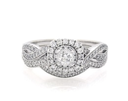 Previously Owned Neil Lane Round-Cut Diamond Halo Bridal Set 7/8 ct tw 14K White Gold Size 8.75