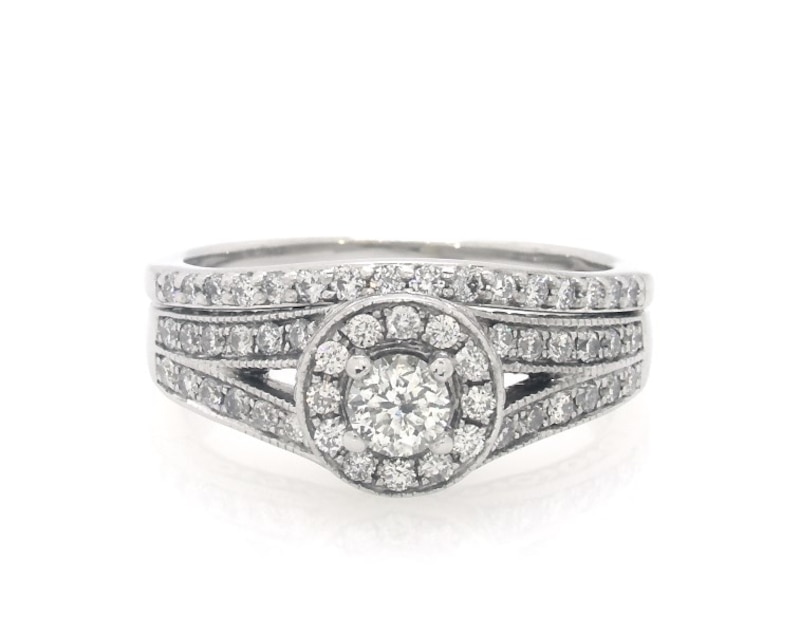 Main Image 1 of Previously Owned Round-Cut Diamond Halo Bridal Set 3/4 ct tw 10K White Gold Size 7.25