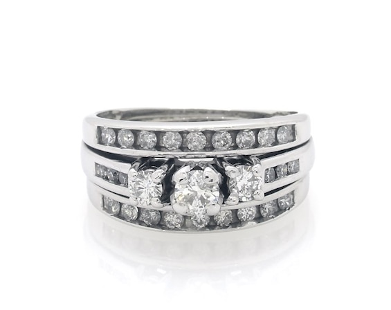 Previously Owned Round-Cut Diamond Three-Stone Bridal Set 3/4 ct tw 14K White Gold Size 6